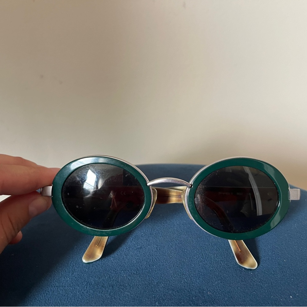 Vintage Genny Green Oval Sunglasses